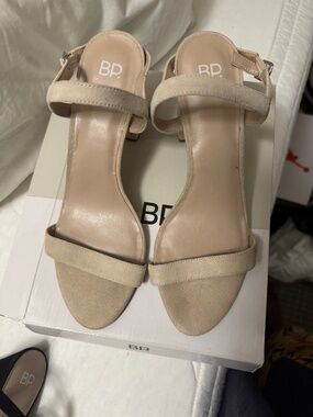 BP. Lula-Lea Nude Suede Ankle Strap Heels Women’s Size 11 Excellent Used Conditi